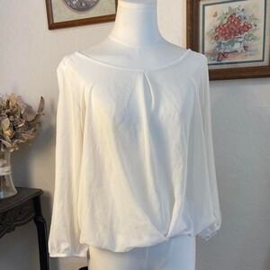 by & by Blouse Womens White Excellent Lace Back Surplice Chiffon Top